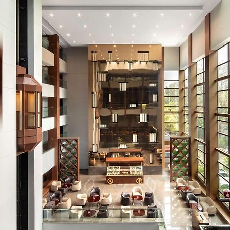 Radisson Blu Atria Bengaluru Hotel Exterior foto The lobby of the hotel