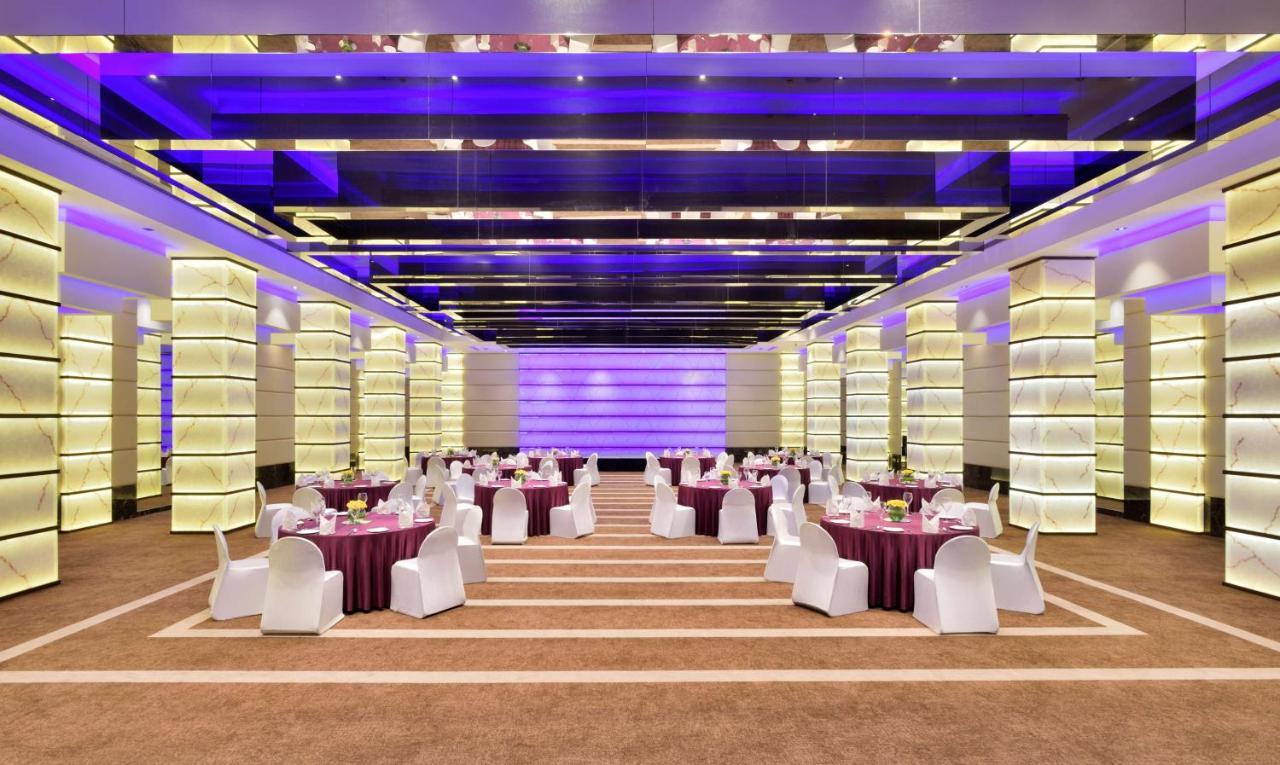 Radisson Blu Atria Bengaluru Hotel Exterior foto The Grand Ballroom
